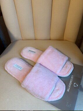 Liz Claiborne Pink Fuzzy Open Toe Slippers - Size L 8-9